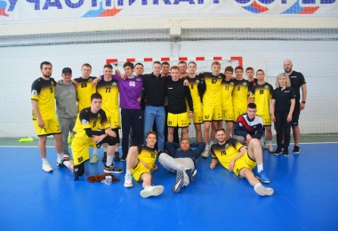Завершили сезон победой!
